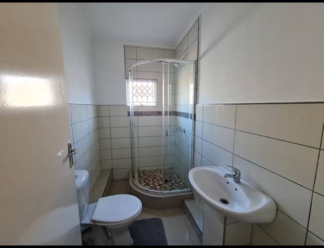 3 BEDROOM HOUSE FOR SALE IN GROVE END